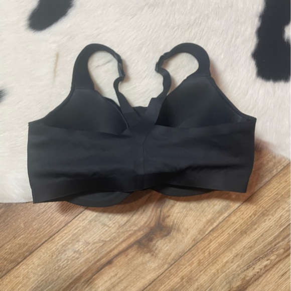 VSX Knockout Front-Close Sports Bra - Picture 5 of 7